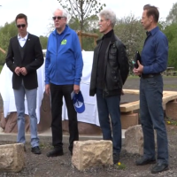 Rede Ortsvorsteher Riemenschneider - Enthüllung Kuckuckskulptur